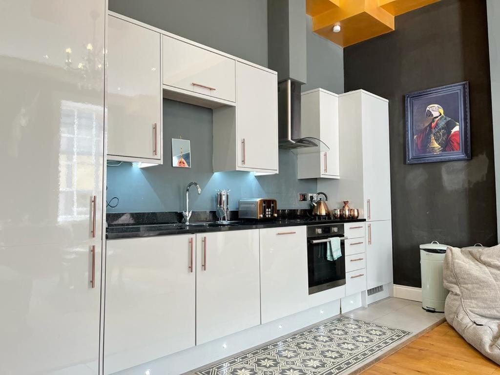 Unique & Luxurious 2 Bedroom City Centre Apartment Ноттингем Экстерьер фото
